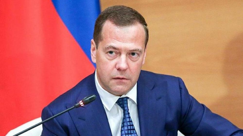 Медведев высказался в пользу избирательного подхода к выплатам компенсаций по пособиям на детей